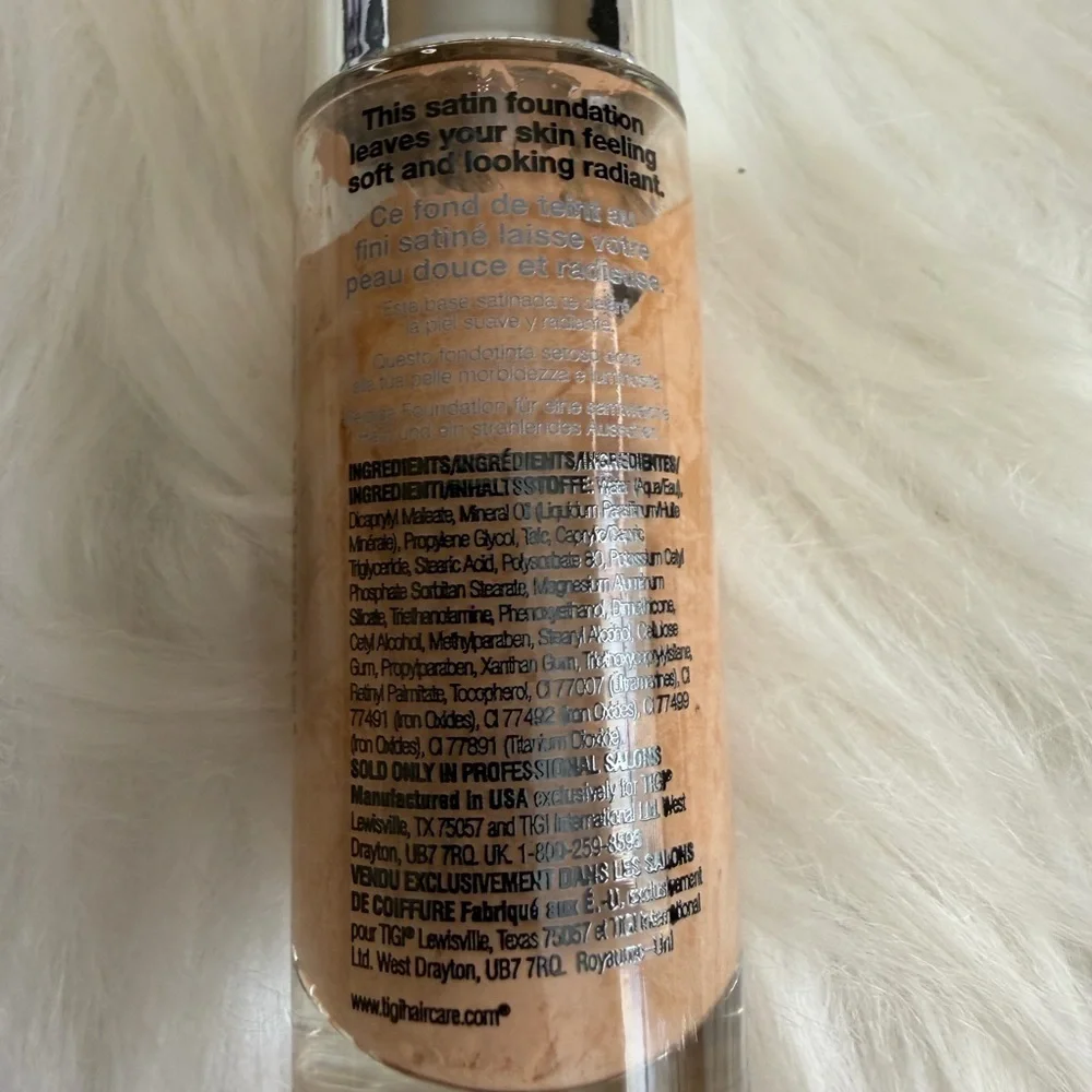 💙3/$20 TIGI Satin Liquid Foundation - Bisque